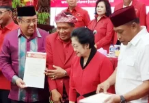 Asrun-Hugua Diminta Sinkronkan Visi Misi dengan Program Jokowi-JK Asrun-Hugua Diminta Sinkronkan Visi Misi dengan Program Jokowi-JK
