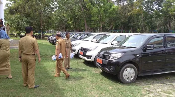 mobdis_konawe Anggota DPRD Konawe Kembalikan Mobil Dinas