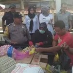 Operasi Pasar di Konsel, Bulog Temukan Timbangan Pedagang Tidak Sesuai Standar Operasi Pasar di Konsel, Bulog Temukan Timbangan Pedagang Tidak Sesuai Standar