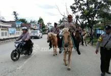 Pastikan Keamanan, Pejabat Polres Muna Patroli Berkuda Keliling Kota Raha Pastikan Keamanan, Pejabat Polres Muna Patroli Berkuda Keliling Kota Raha