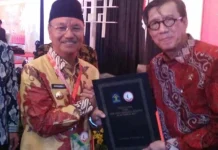 Konsel Raih Penghargaan sebagai Kabupaten Peduli HAM dari Presiden Jokowi Konsel Raih Penghargaan sebagai Kabupaten Peduli HAM dari Presiden Jokowi