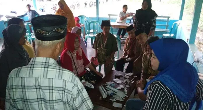 Relawan Asrun-Hugua Gelar Pengobatan Gratis di Onembute