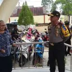 Pastikan Perayaan Natal Aman, Kapolda Sultra Kunjungi Gereja di Muna Pastikan Perayaan Natal Aman, Kapolda Sultra Kunjungi Gereja di Muna