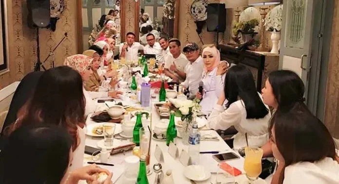 Mantapkan Pemasaran Produk, Rinna Diazella Kumpulkan Seluruh Distributor