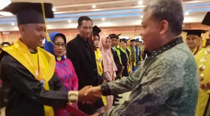 wisuda_usn Ditjen Kelembagaan IPTEK Dikti Mendukung Rencana Pendirian Kampus Vokasi di USN Kolaka