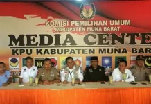 Ketua KPU Sultra Pimpin Apel Persiapan Coklik Serentak di Mubar Ketua KPU Sultra Pimpin Apel Persiapan Coklik Serentak di Mubar