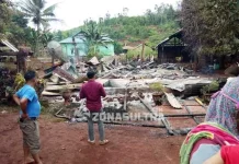 Ditinggal Berobat, Rumah Kades Morombo Ludes Terbakar Ditinggal Berobat, Rumah Kades Morombo Ludes Terbakar