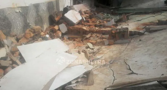 RUNTUHAN_BANGUNAN Seorang Nenek Tewas Tertimpa Runtuhan Bangunan Tua