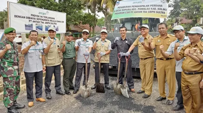 PT Antam UBPN Sultra Aspal Jalan Desa Sopura Sepanjang 1 KM