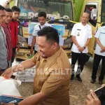 10.123 KPM di Bombana Terima Bansos Rastra 10.123 KPM di Bombana Terima Bansos Rastra