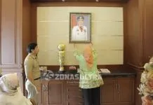 Barang Pribadi Milik Nur Alam di Kantor Gubernur Mulai Dibersihkan Keluarga Barang Pribadi Milik Nur Alam di Kantor Gubernur Mulai Dibersihkan Keluarga