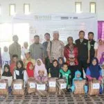Hari Gizi Nasional, BMH Bagikan 100 Paket Gizi di Nanga-Nanga Hari Gizi Nasional, BMH Bagikan 100 Paket Gizi di Nanga-Nanga
