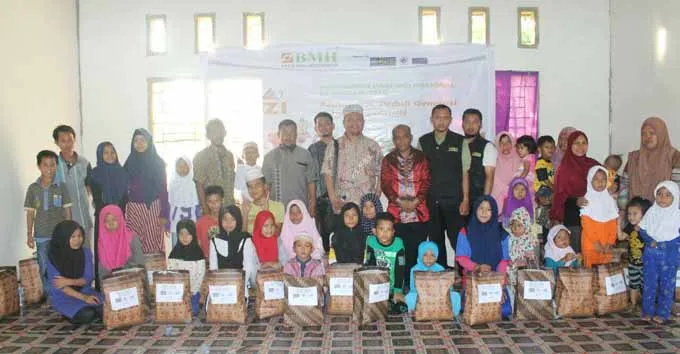 bmh Hari Gizi Nasional, BMH Bagikan 100 Paket Gizi di Nanga-Nanga