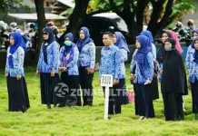 Malas Berkantor, Tiga Orang PNS di Bombana Kena Sanksi Berat Malas Berkantor, Tiga Orang PNS di Bombana Kena Sanksi Berat