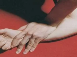 Gadis 21 Tahun Asal Konawe Diperkosa Sopir Dalam Mobil yang Ditumpangi ilustrasi perkosa, asusila