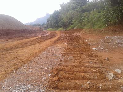 Nestapa Desa Tokowuta di Konut, Jalan Berbatu, Penerangan Gelap Gulita