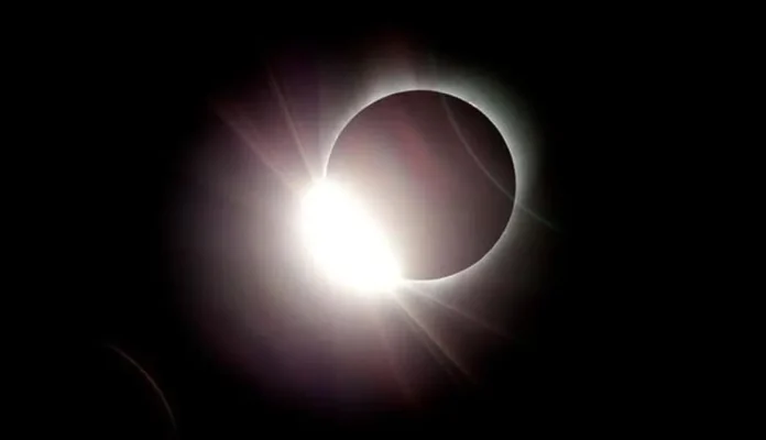 gerhana matahari ilustrasi