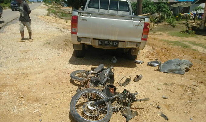 Hilang Kendali, Mobil Hilux Tabrak Pegawai DLH Konkep Hingga Meninggal