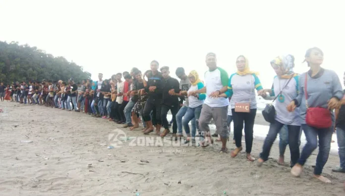 Lulo Pantai dan Tarik Tambang Perahu Meriahkan Festival Konasara 1