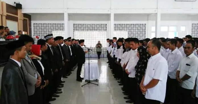 143 PPL Panwaslu Bombana Dilantik, Ini Permintaan KeHasdin Nompo