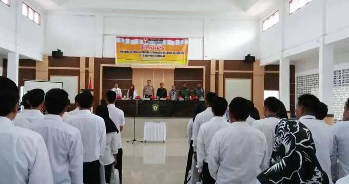 143 PPL Panwaslu Bombana Dilantik, Ini Permintaan KeHasdin Nompo