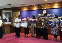 RSUD Kota Kendari Raih Penghargaan Pelayanan Publik Sangat Baik dari Kemenpan RB RSUD Kota Kendari Raih Penghargaan Pelayanan Publik Sangat Baik dari Kemenpan RB