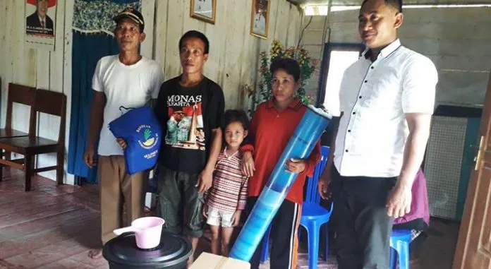 Dinsos Konut Salurkan Bantuan Korban Angin Puting Beliung