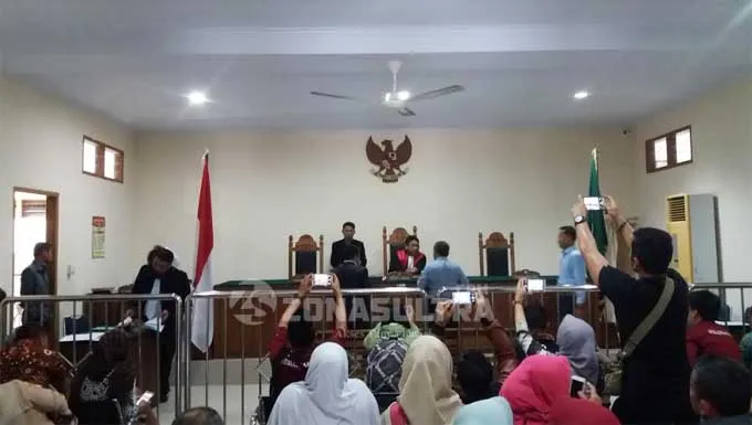sidang_dak_muna Sidang Praperadilan DAK Muna Digelar, Kuasa Hukum Pertanyakan Dasar Penetapan Tersangka Clientnya
