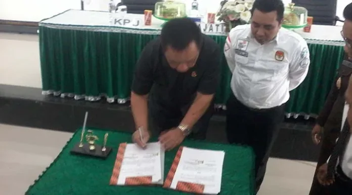 teken_mou Antisipasi Masalah Hukum, KPU Sultra dan Kajati Sultra Teken Kerja Sama