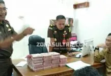 Kejari Konawe Sita Uang Rp 1,7 Miliar Milik Sekda dan Bendahara Dikbud Kejari Konawe Sita Uang Rp 1,7 Miliar Milik Sekda dan Bendahara Dikbud