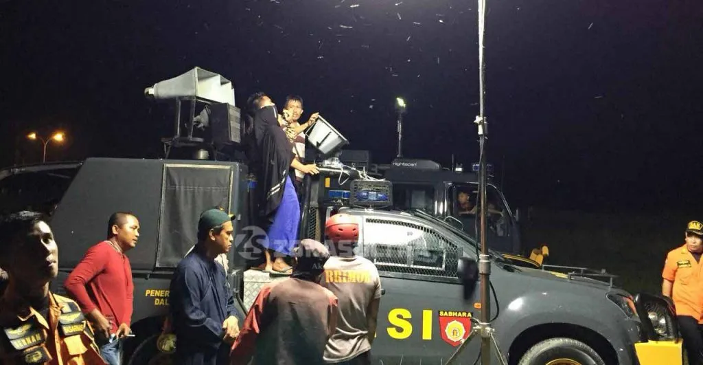 Tiga Jam Bertahan di Tower SUTET, Pria Asal Konsel Jadi Tontonan Warga