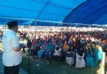 Silaturahmi dengan Masyarakat Tinanggea, Asrun Tegaskan Tak Ada Politik Dinasti Sekarang Silaturahmi dengan Masyarakat Tinanggea, Asrun Tegaskan Tak Ada Politik Dinasti Sekarang