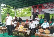 Asrun Curhat Sakit Pinggang Saat Lewati Jalan Poros Wamengkoli – Raha Asrun Curhat Sakit Pinggang Saat Lewati Jalan Poros Wamengkoli - Raha