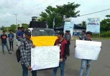 Masyarakat Demo, Tuntut Buranga Sebagai Ibukota Butur Masyarakat Demo, Tuntut Buranga Sebagai Ibukota Butur