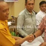 Rapat Pleno KPU, DPC Hanura Kendari Pimpinan John Lolos Verifikasi Rapat Pleno KPU, DPC Hanura Kendari Pimpinan John Lolos Verifikasi