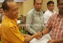 Rapat Pleno KPU, DPC Hanura Kendari Pimpinan John Lolos Verifikasi Rapat Pleno KPU, DPC Hanura Kendari Pimpinan John Lolos Verifikasi