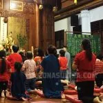 Warga Tionghoa Kendari Gelar Ibadah Imlek, Ini Maknanya Warga Tionghoa Kendari Gelar Ibadah Imlek, Ini Maknanya