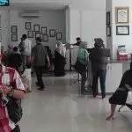 Tanya Kepastian Berangkat, Puluhan Calon Jemaah Umroh Datangi Kantor Abu Tours Tanya Kepastian Berangkat, Puluhan Calon Jemaah Umroh Datangi Kantor Abu Tours