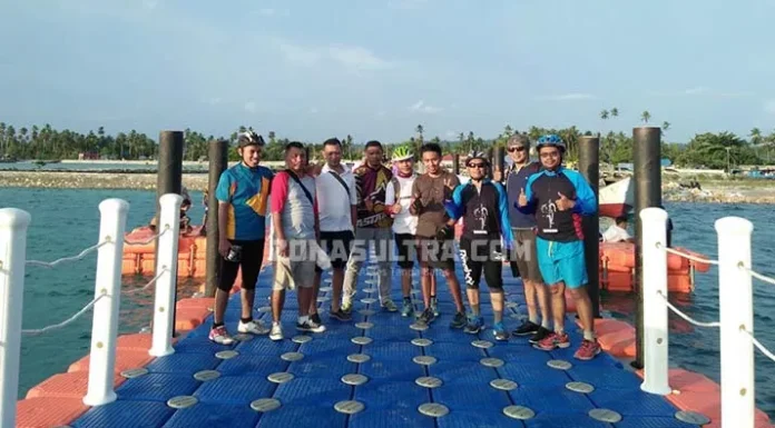 jetty_apung Dermaga Apung di Wanci Jadi Lokasi Baru Swafoto Warga