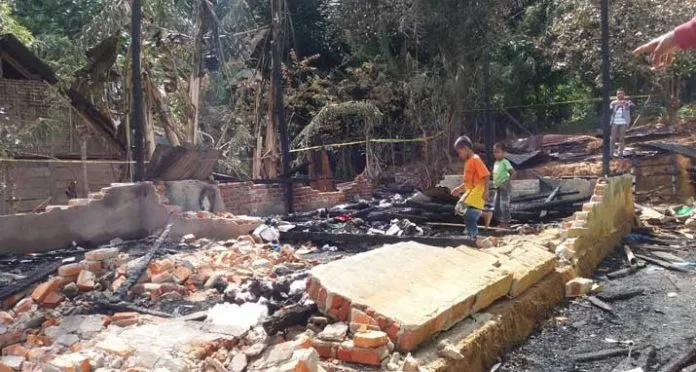 Lupa Matikan Api Usai Masak, Rumah Lansia di Muna Terbakar