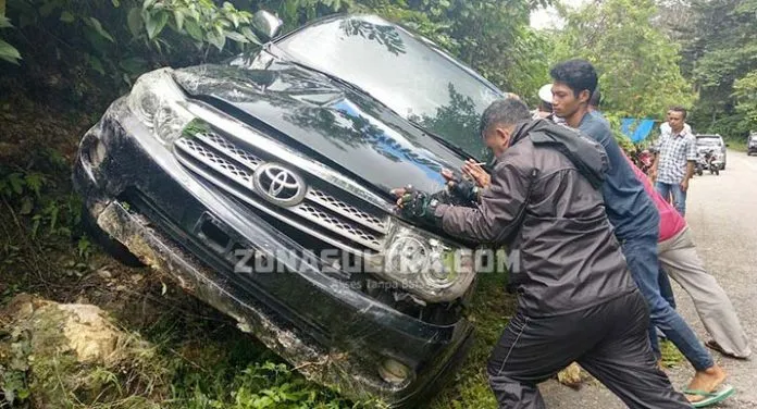 Istri Plt Bupati Buton Kecelakaan Tunggal, Begini Kondisinya