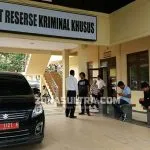 Wali Kota Kendari ADP dan Cagub Asrun Diperiksa KPK Wali Kota Kendari ADP dan Cagub Asrun Diperiksa KPK