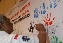 Ali Mazi Mengaku Telah Setor LADK ke KPU Ali Mazi Mengaku Telah Setor LADK ke KPU