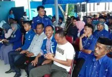 Dinonaktifkan, Rajiun Bersama Kader PAN Mubar Sujud Syukur Dinonaktifkan, Rajiun Bersama Kader PAN Mubar Sujud Syukur