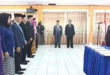 BKKBN Pusat Lantik Pejabat dan Penyuluh KB Sultra BKKBN Pusat Lantik Pejabat dan Penyuluh KB Sultra