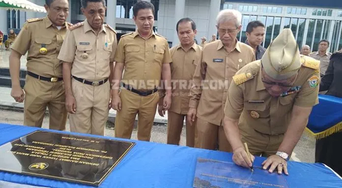 Plt Gubernur Sultra Resmikan 32 Item Pembangunan Pemprov