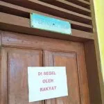 Protes Kebijakan Kades, Mahasiswa Segel Kantor Desa Kapota Protes Kebijakan Kades, Mahasiswa Segel Kantor Desa Kapota