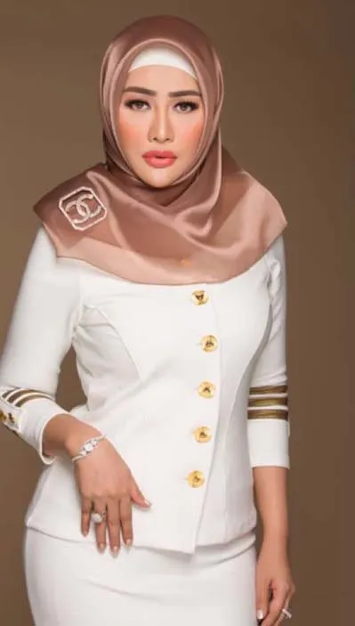 Rinna Diazella Kosmetik