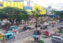 Sistem Satu Jalur di Mall Mandonga Tidak Berjalan Efektif Sistem Satu Jalur di Mall Mandonga Tidak Berjalan Efektif