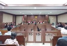 Sidang Nur Alam, Tiga Saksi Diperiksa Terkait Pembelian Rumah Seharga Rp1,75 Miliar Sidang Nur Alam, Tiga Saksi Diperiksa Terkait Pembelian Rumah Seharga Rp1,75 Miliar